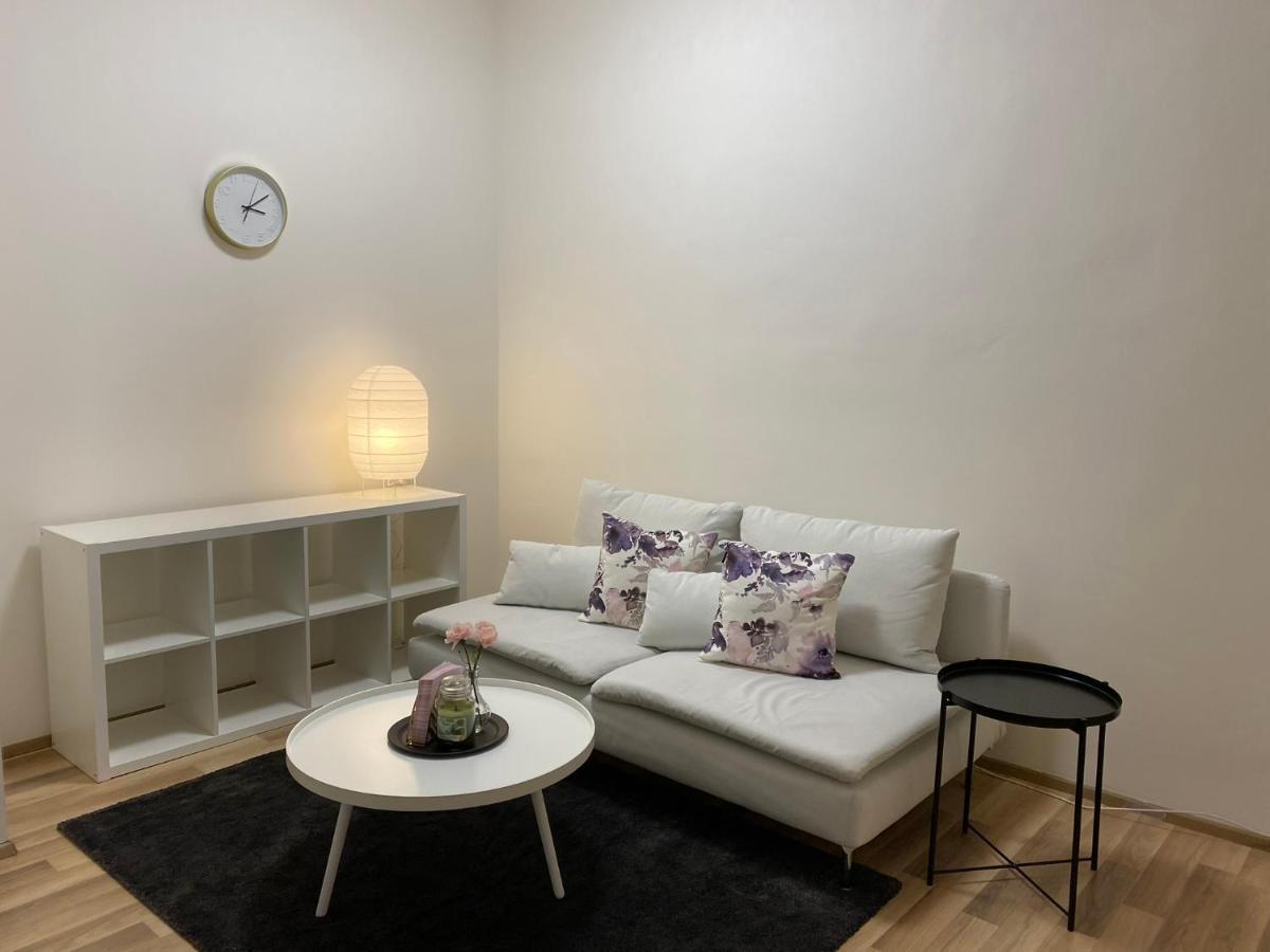 Spacious Apartment On Wenceslas Square Praha Bagian luar foto